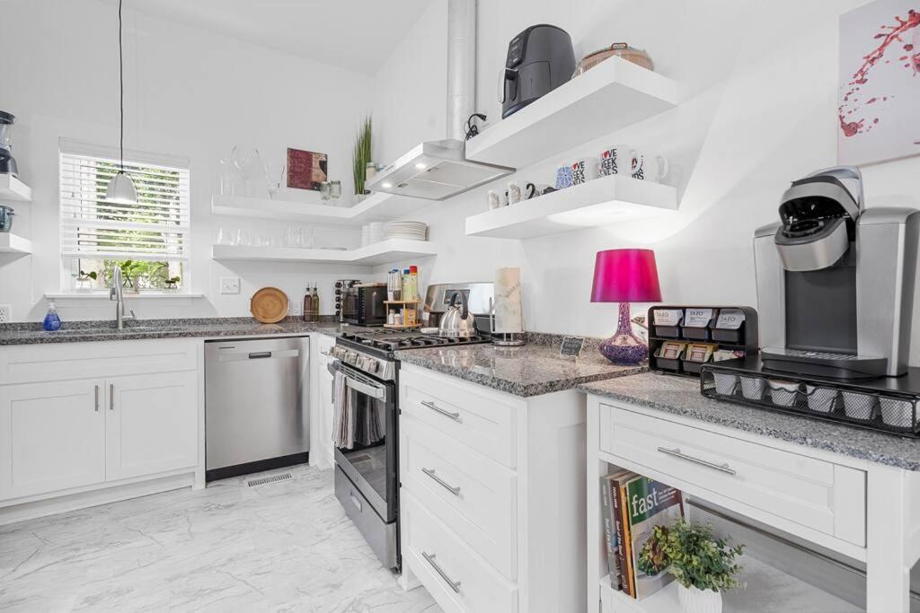 Vineyard Cottage-Pet Friendly & Walk To Oaklawn! Hot Springs Eksteriør bilde