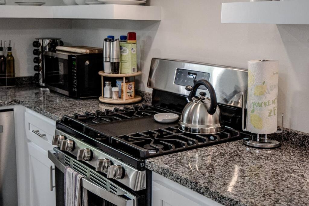 Vineyard Cottage-Pet Friendly & Walk To Oaklawn! Hot Springs Eksteriør bilde