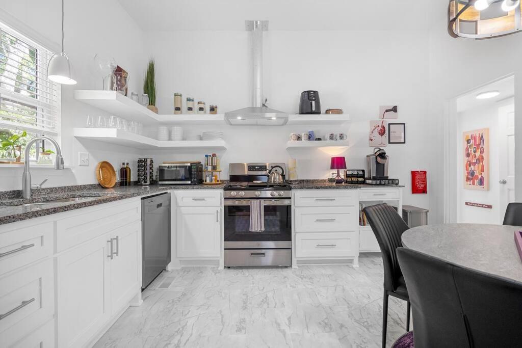 Vineyard Cottage-Pet Friendly & Walk To Oaklawn! Hot Springs Eksteriør bilde